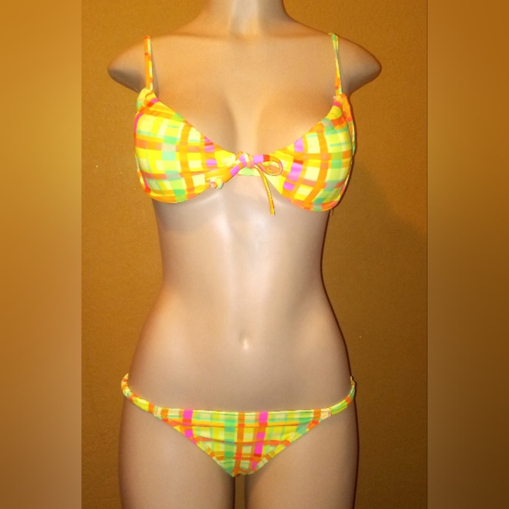Women's Bikini top size S 3-5 and bottom M 7-9